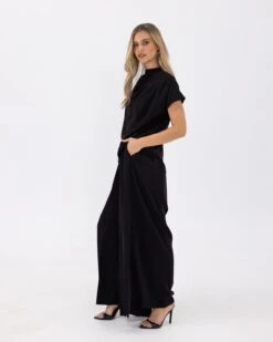 Sharee Top-Black 14 Sharee Top-Black -Twosisters The Label 0L8A8853 Enhanced NR