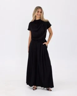 Sharee Top-Black 17 Sharee Top-Black -Twosisters The Label 0L8A8881 Enhanced NR